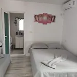 Gazde/Camere de închiriat Casa Almarita