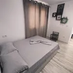 Casa Almarita Gazde/Camere de închiriat *
