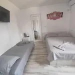 Gazde/Camere de închiriat Casa Almarita *